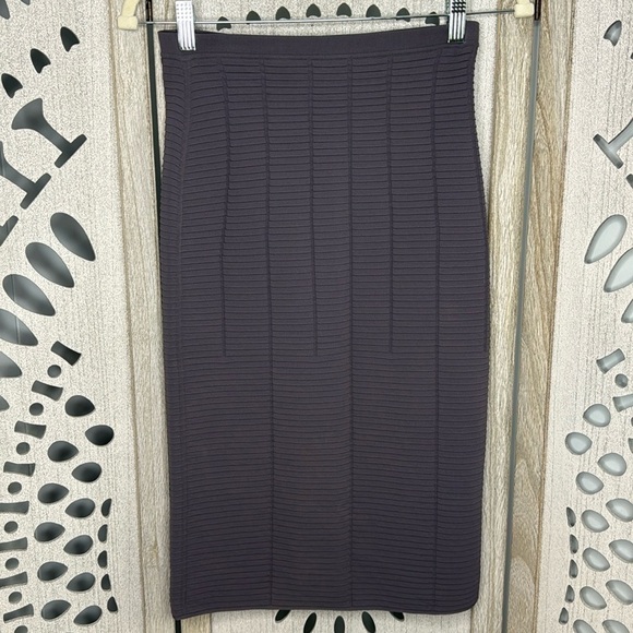 Giorgio Armani Pencil Mid Ribbed Stretch Skirt IT 38/US 2 - Picture 8 of 8